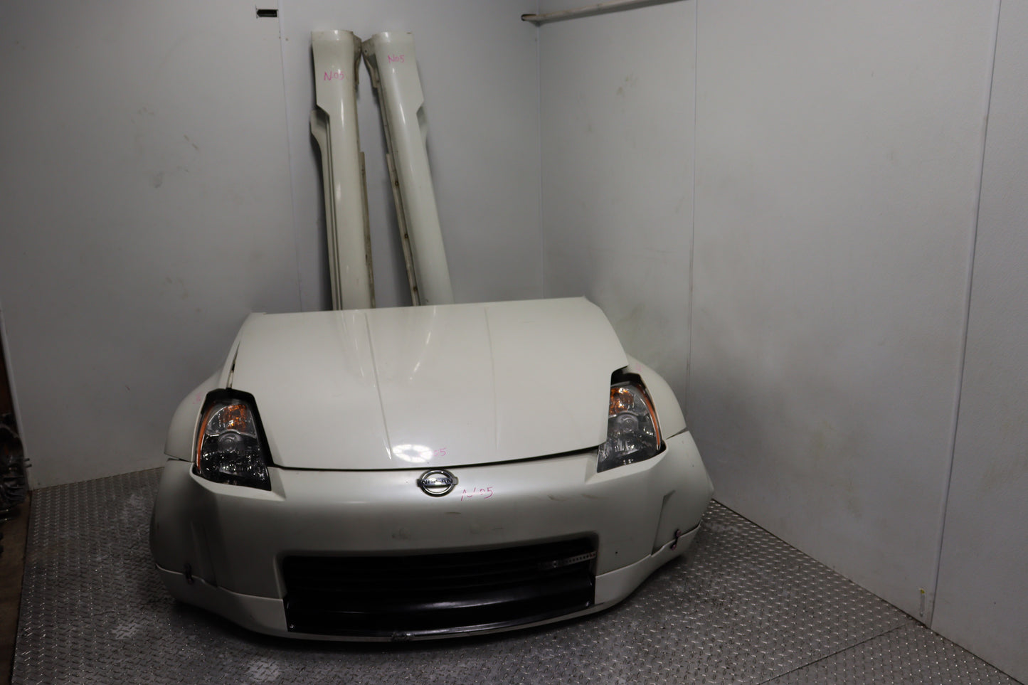 2003–2006 Nissan 350Z OEM Front End Nose Cut Assembly Complete Front Clip Conversion