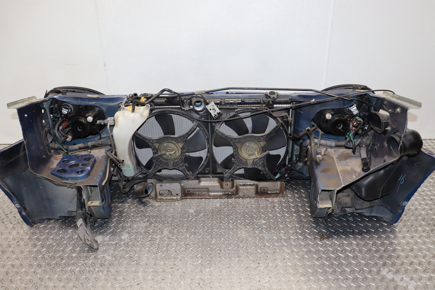 JDM 2002 - 2003 SUBARU IMPREZA WRX GDA BUGEYE COMPLETE FRONT-END NOSE CUT ASSEMBLY