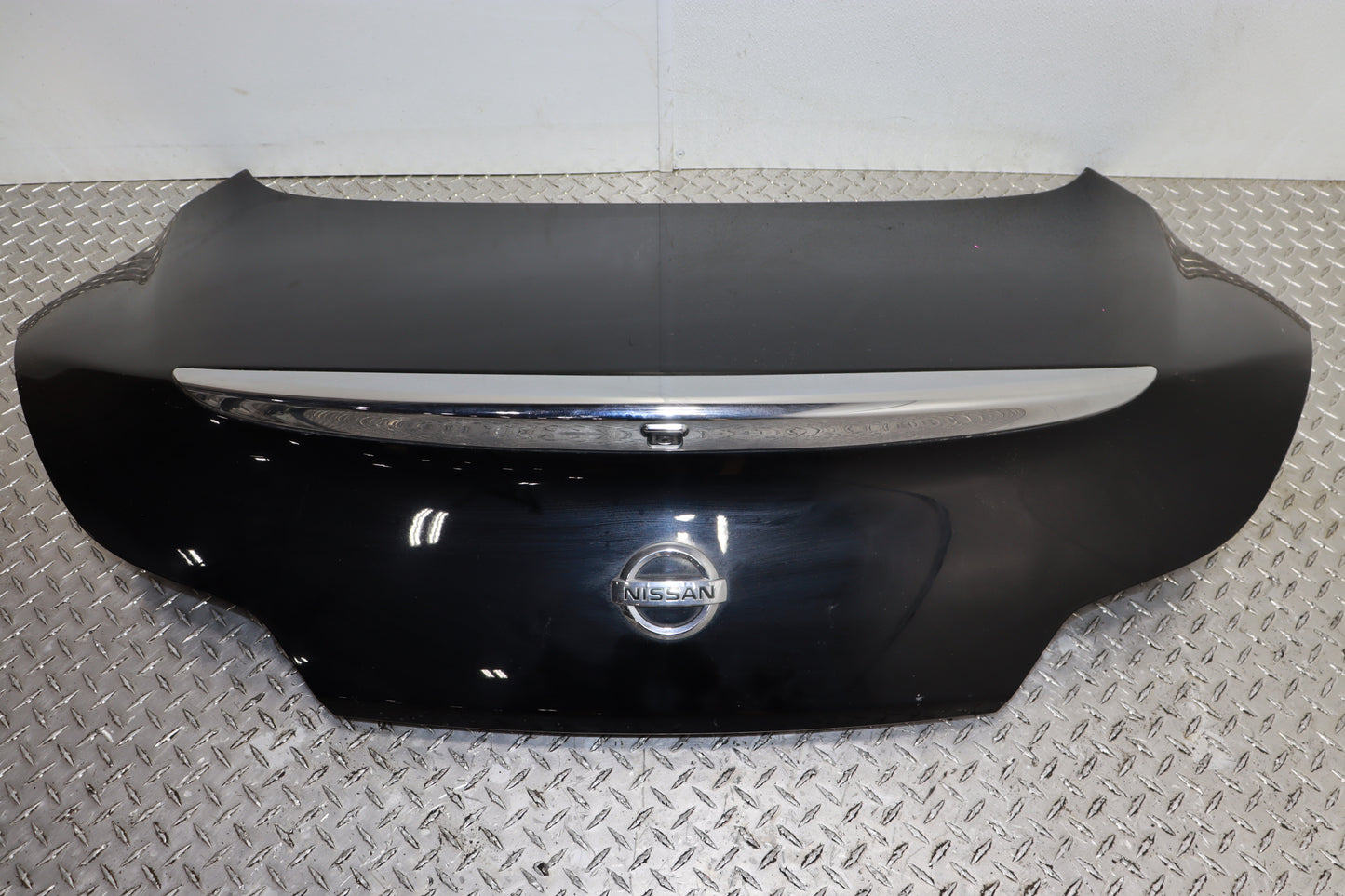 NISSAN SKYLINE 370GT INFINITI JDM G37 COUPE COMPLETE FRONT END NOSE CUT AND REAR ASSEMBLY