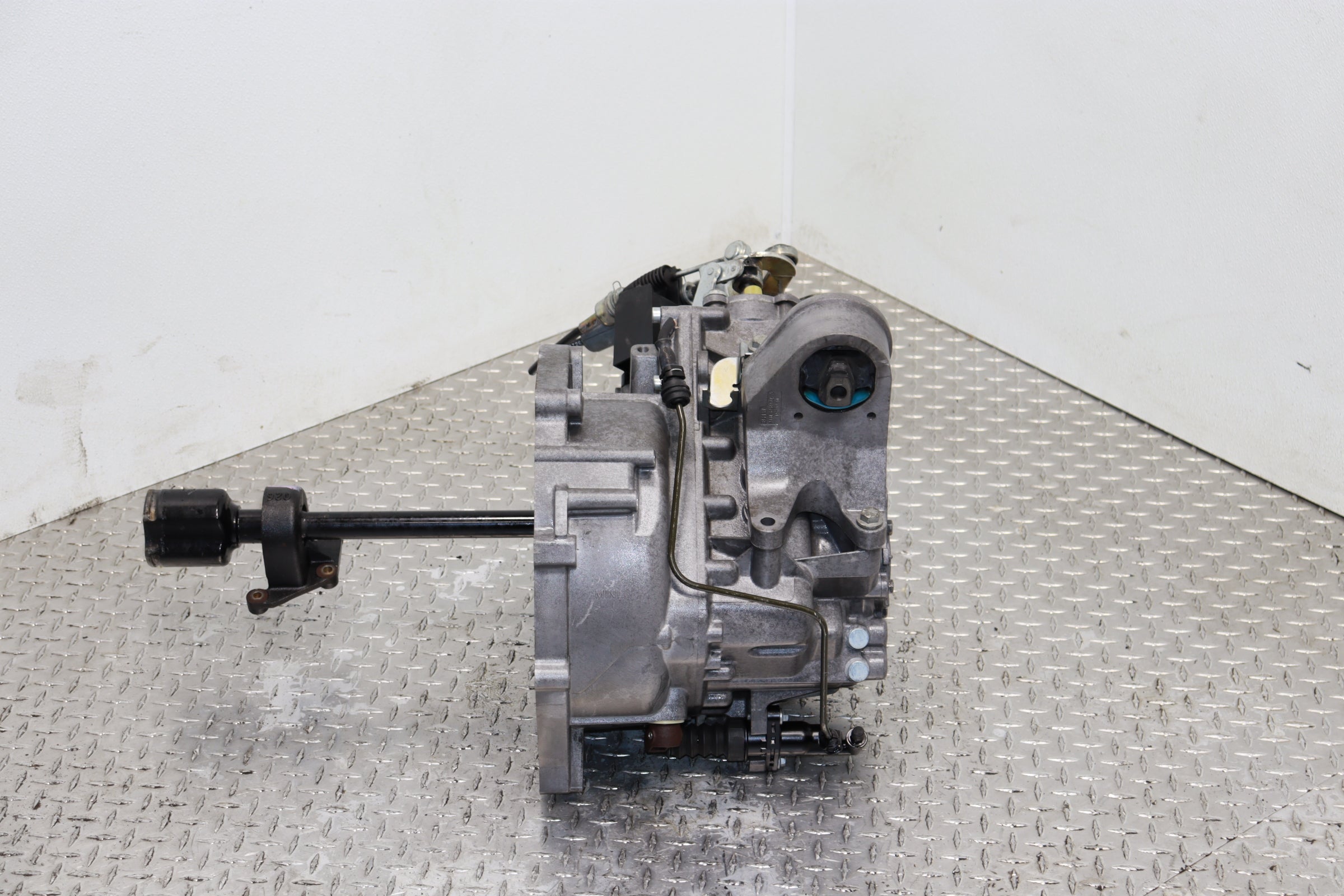 2002–2006 Mini Cooper S 6-Speed Manual Transmission (R53) – JDM