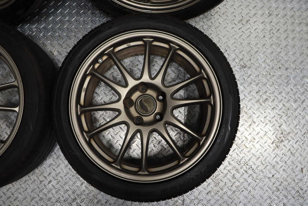 WRX STI bronze-colored, multi-spoke alloy wheels - 245/40zr18