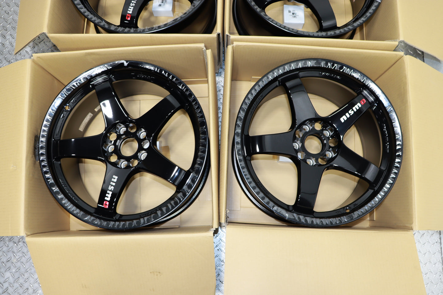 Genuine Nismo LMG T4 Gloss Black Wheels – 18x9.5 +12, 5x114.3 (Set of 4)
