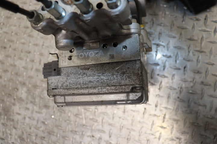 2010 2011 2012 2013 2014 2015 Toyota Prius Hybrid ABS Pump Anti-Lock Brake System OEM 47210-47310