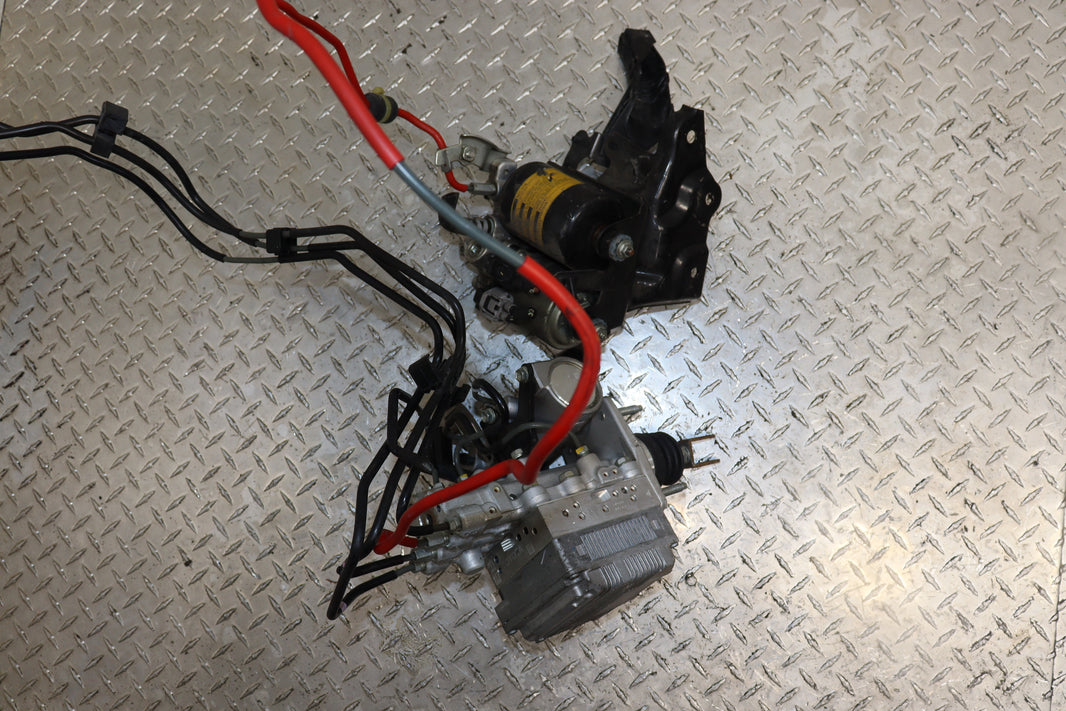2010–2015 Toyota Prius Hybrid ABS Pump Anti-Lock Brake System OEM 47210-47310