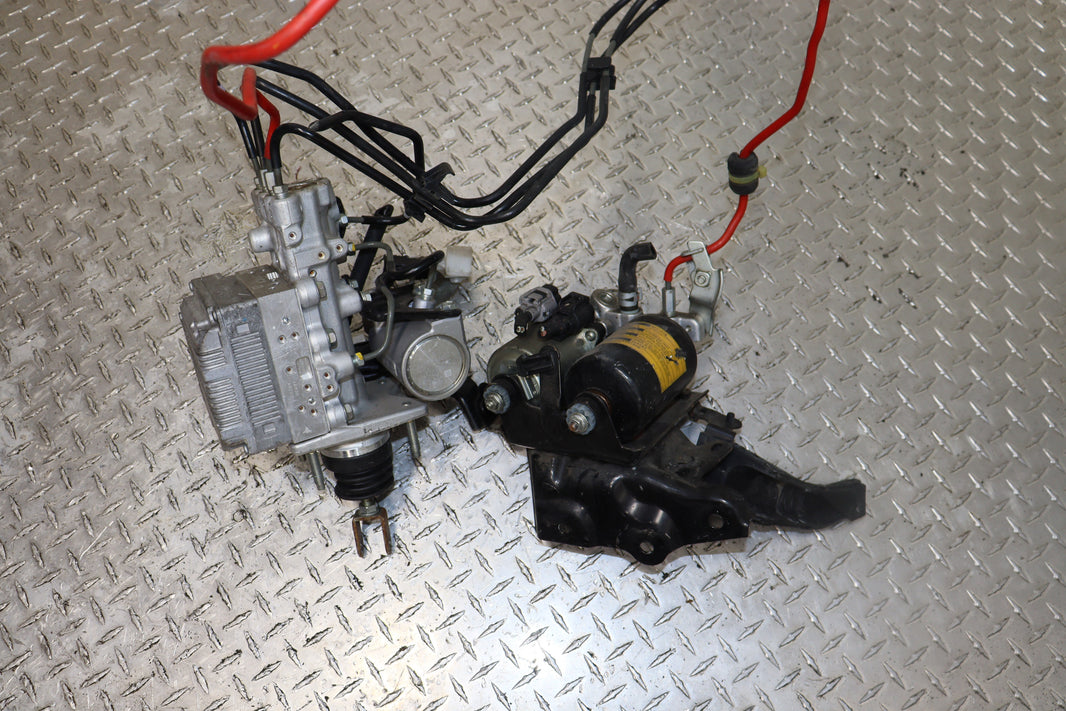 2010–2015 Toyota Prius Hybrid ABS Pump Anti-Lock Brake System OEM 47210-47310