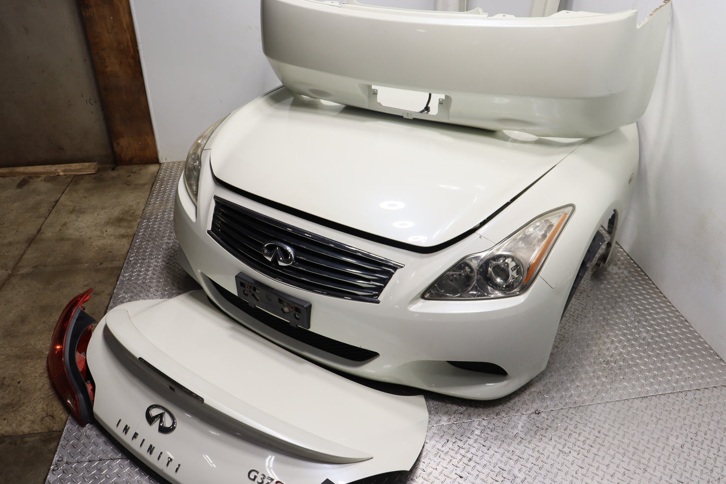 Infiniti G37S Coupe JDM Complete Front End Nose Cut & Rear Trunk Assembly White OEM