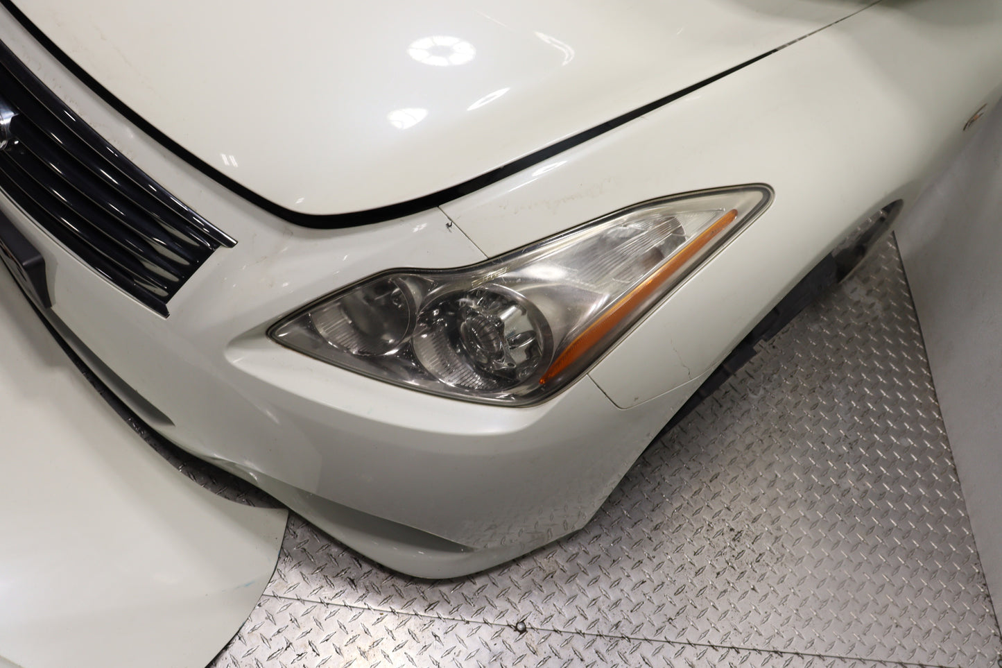 Infiniti G37S Coupe JDM Complete Front End Nose Cut & Rear Trunk Assembly White OEM