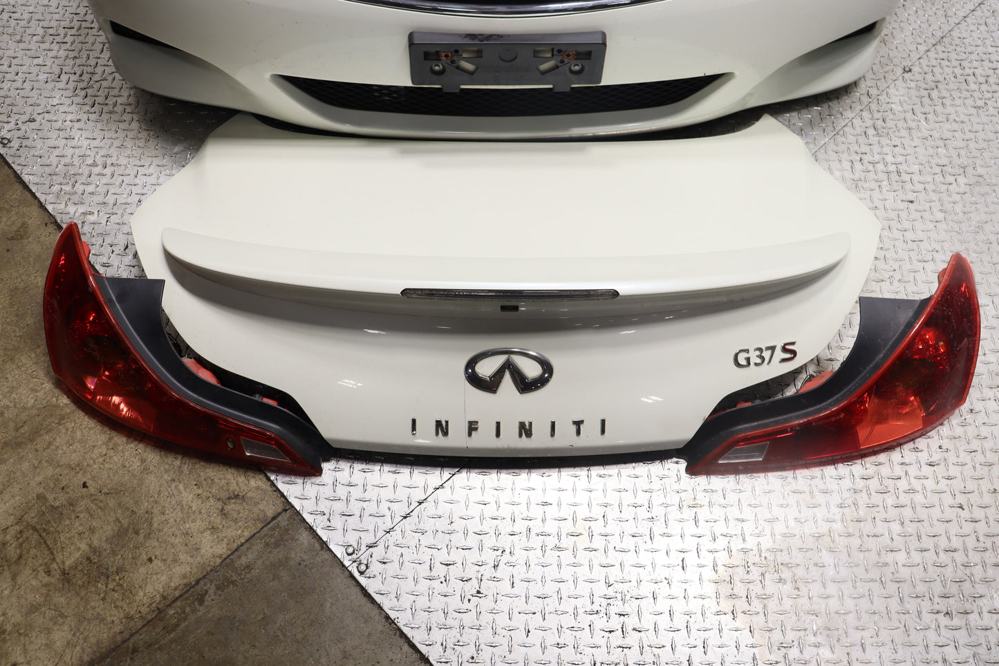 Infiniti G37S Coupe JDM Complete Front End Nose Cut & Rear Trunk Assembly White OEM